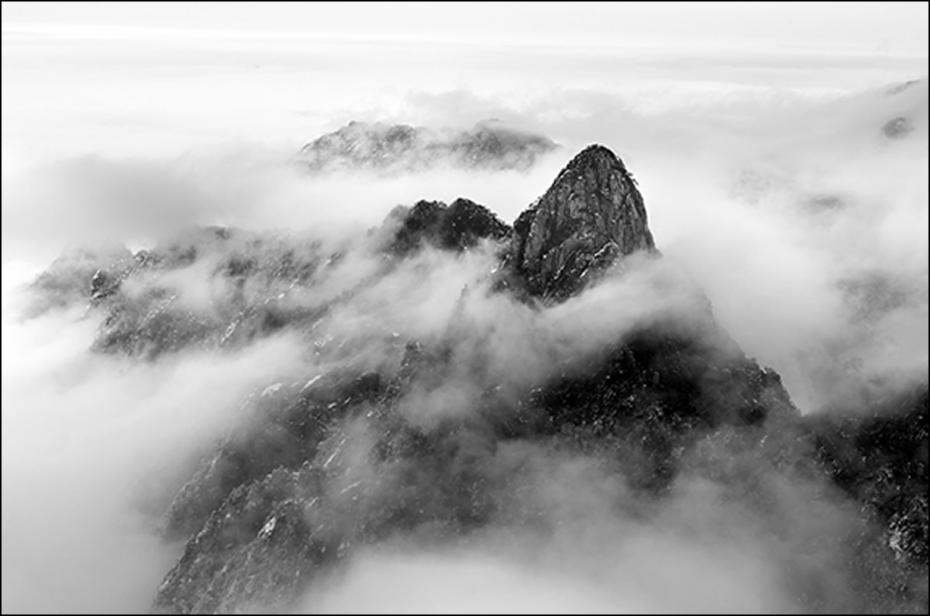 Estancia Mountain Black & White - 50x70 cm
